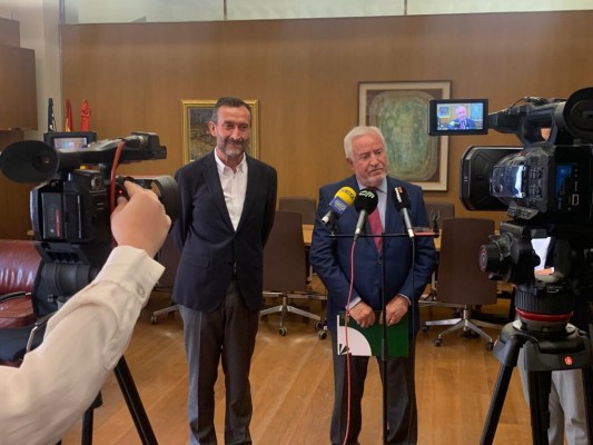 El alcalde de Elche recibe al nuevo presidente de Cedelco para apostar por el apoyo a empresas y economía