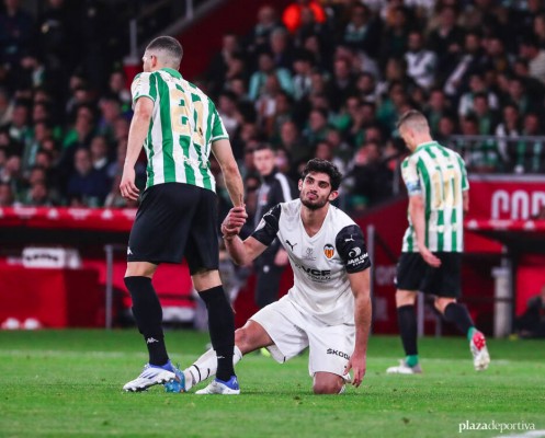 Guedes, al límite muscularmente