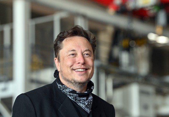 Elon Musk cierra la compra de Twitter por 43.394 millones de dólares