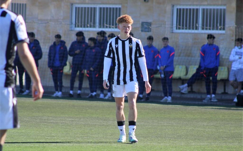 El CD Castellón hace números para atar a la gran joya de su cantera: el delantero Jeremy de León