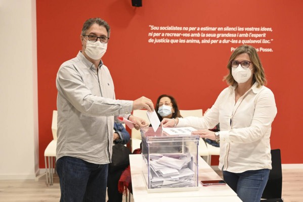 Traver sigue sin saber sus competencias como edil del PSPV tres semanas después de irse Donate