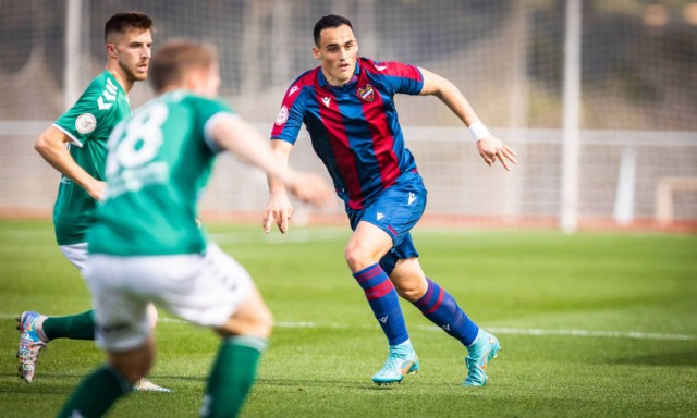 Un penalti en la recta final complica la vida al Atlético Levante