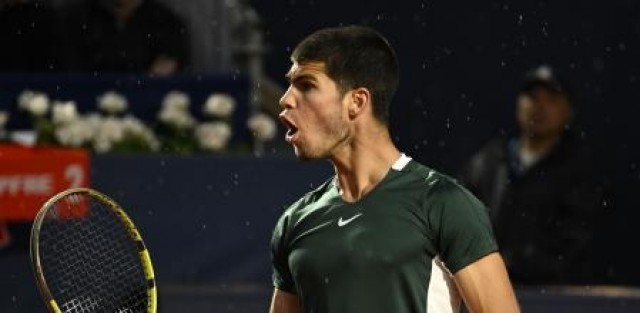 Alcaraz remonta ante De Miñaur y jugará la final contra Carreño
