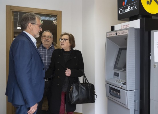Martí celebra la implantación de cajeros en pueblos de interior: 