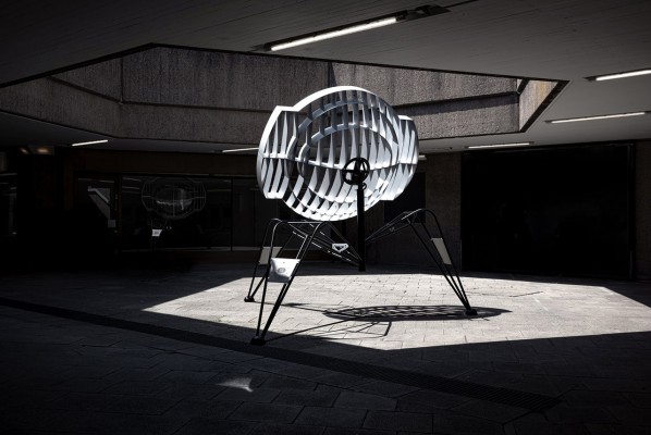 La obra 'Outer Space Transmitter: From Europe to Outer Space', de Mona Schulzek, aterriza en Alicante 