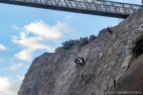 Concluyen la obras en los taludes de la calle Gisbert para evitar desprendimientos