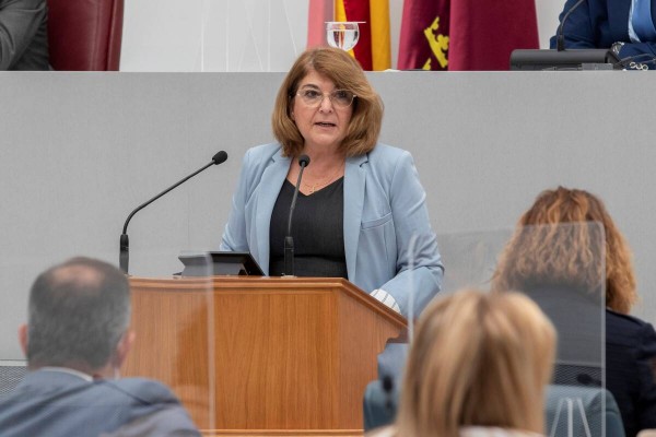 Campuzano planta cara al aviso de la ministra: 