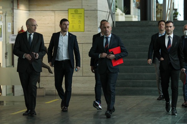Piqué planteó a Ramos apoyar a Rubiales contra Aganzo