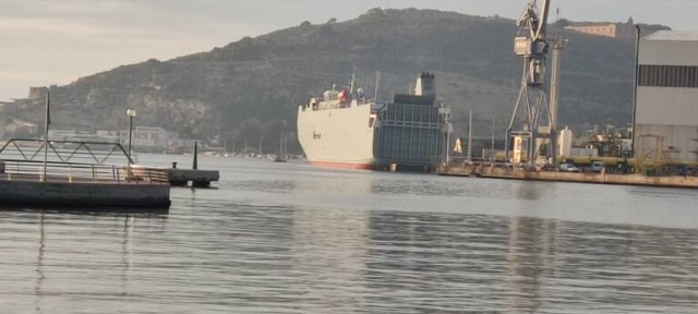 El Ysabel, con base en Cartagena, parte a Polonia con 200 toneladas de armamento y otro material