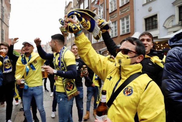 La afición grogueta se vuelca y agota las 3.000 entradas para Anfield en solo ocho horas