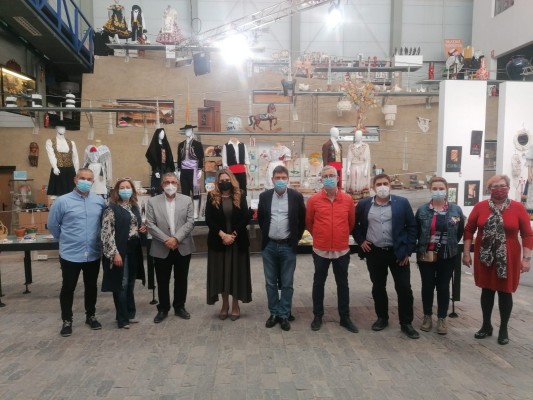 Los 'outfits' más tradicionales: muestra de trajes típicos en el Centro Regional de Artesanía de Murcia