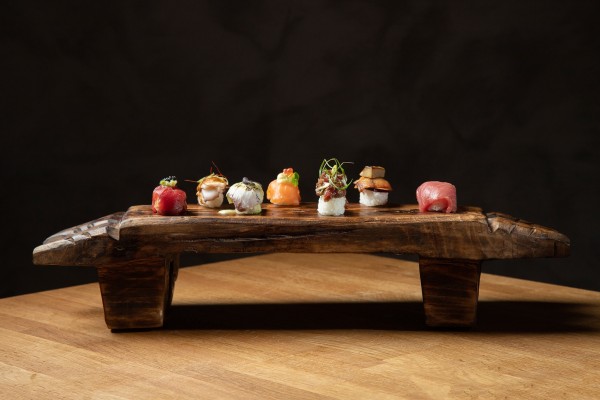 El imperio de las hermanas Gavilanes sigue creciendo con La Mar de Chola, exquisita cocina nikkei junto al mar
