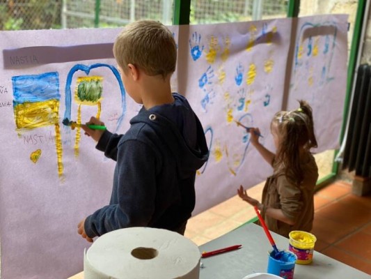 Una veintena de escuelas infantiles de Alicante se suman a la escolarización de niños ucranianos