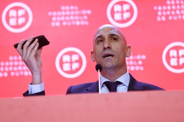 Rubiales pide el cambio de su modelo de salario a un fijo más el IPC