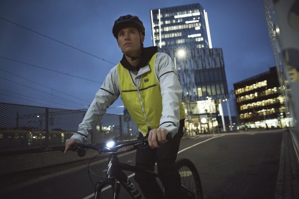 La nueva Modular Ride Infinity Jacket de Helly Hansen, perfecta para la
city