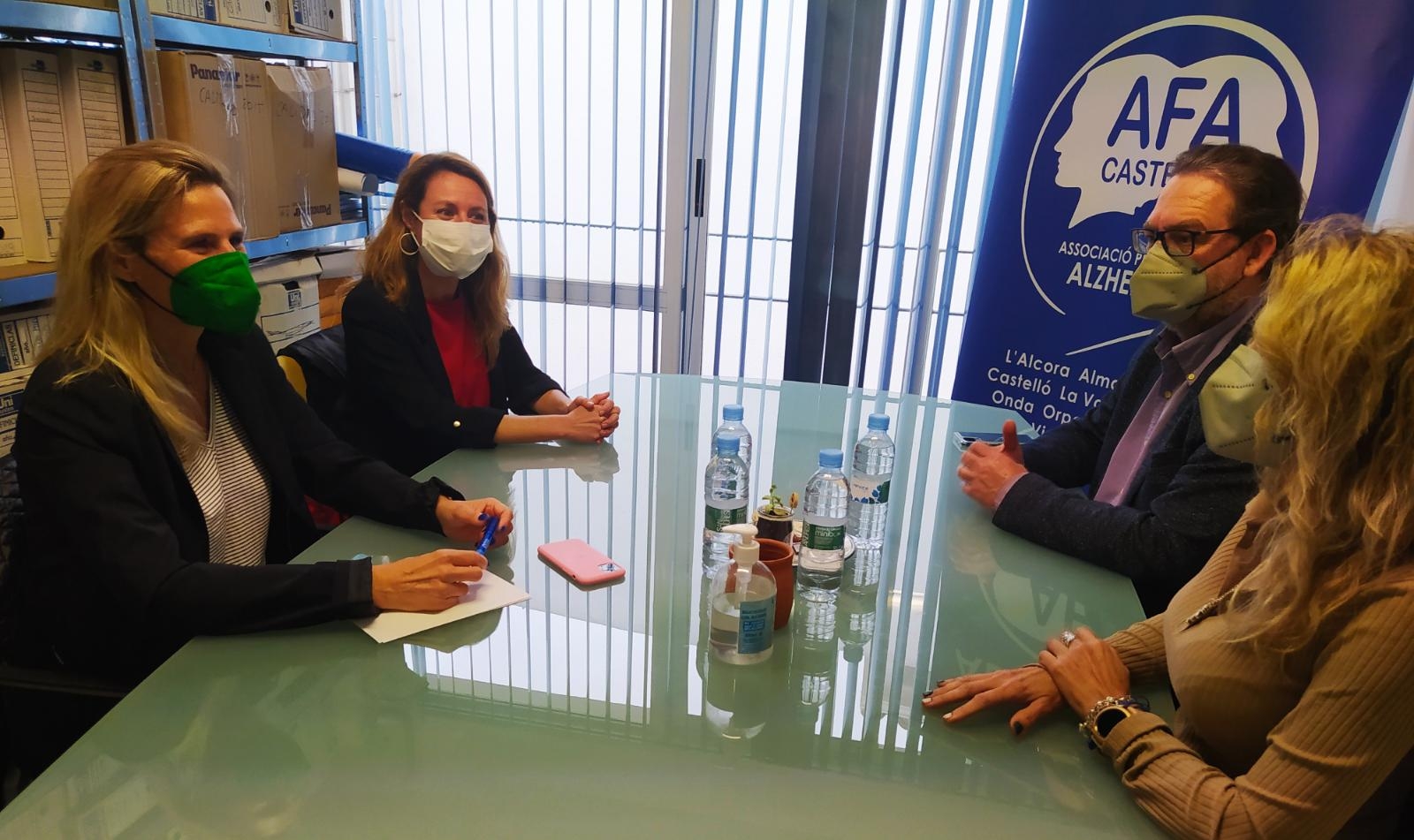 Carrasco (PP) pide la apertura de La Pineda y se compromete a crear Unidades de Respiro en cada distrito