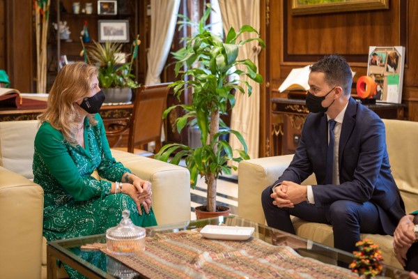 Marco expone a Héctor Gómez la gestión de los fondos europeos que está 