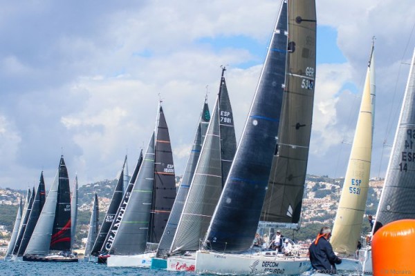 La mejor flota crucero se reúne en las 300 Millas A3 Moraira Trofeo Grefusa 
