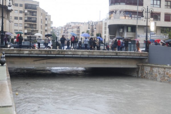 Finestrat también restringe el uso del agua potable tras el temporal