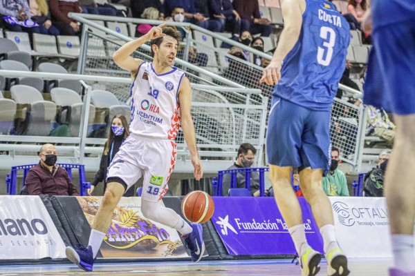 Noguerol será baja durante mes y medio por una lesión en el brazo
