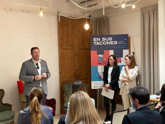AJEV organiza 'En sus tacones', la fiesta donde donde la empatía será la protagonista