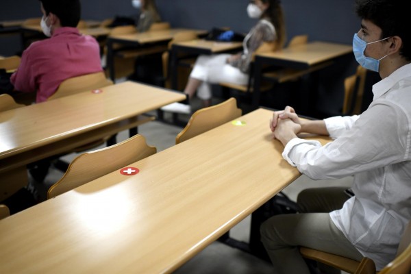 Profesores y padres, divididos ante el fin de las mascarillas: 