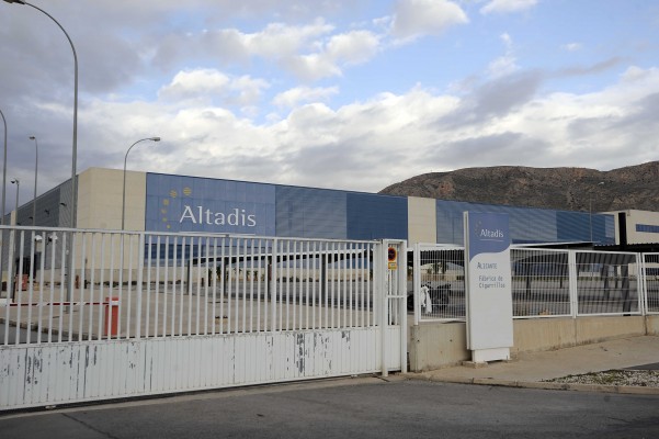 Alicante facilitará el aterrizaje de Sprinter en las naves de Altadis: 