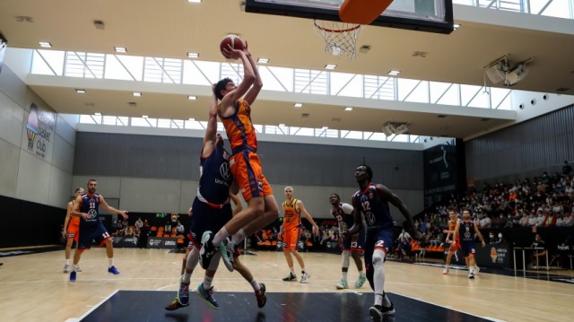 Valencia Basket da el primer golpe ante Tizona 
