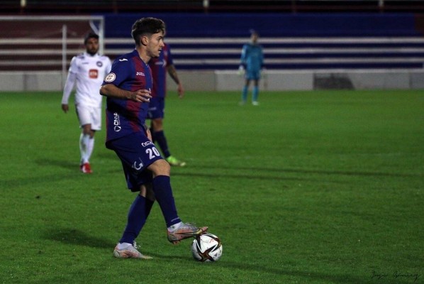 Xavi Estacio asiste en la victoria de la UD Alzira