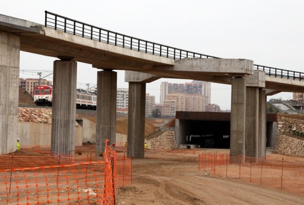 Fomento 'salva' a Consell y a Alicante con otro crédito para la obra del AVE y les carga el 50%