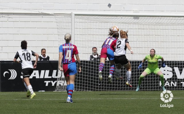 Un Valencia competitivo cede ante el Barça 