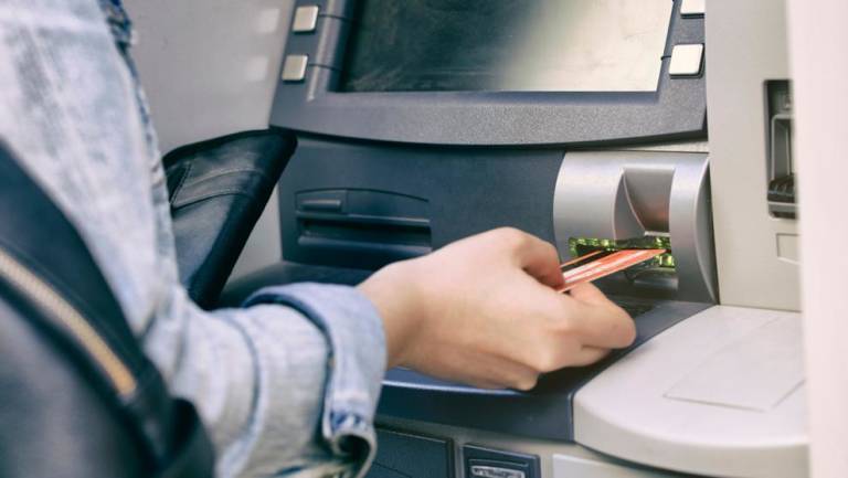 El Consell instala 86 cajeros automáticos en pequeños municipios