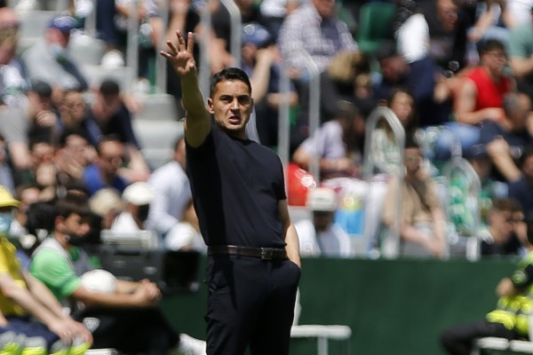 Mojica pone en ventaja al Elche ante el Mallorca