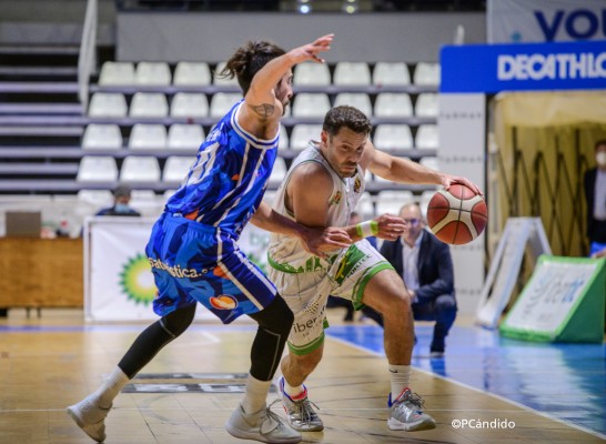 El TAU Castelló tira de intensidad defensiva para derrotar con autoridad al Almansa (81-66)