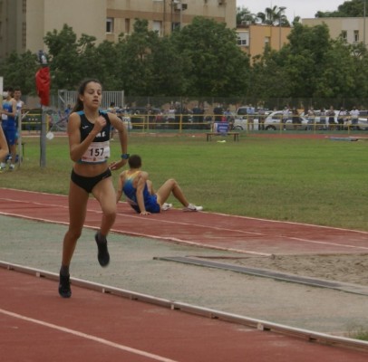 María José Espín bate el récord regional sub-18 de 600 metros