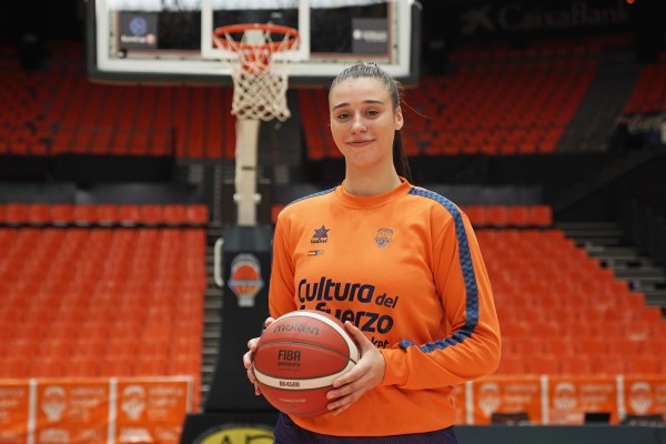 Carrera: “Estoy muy contenta de poder volver esta temporada”