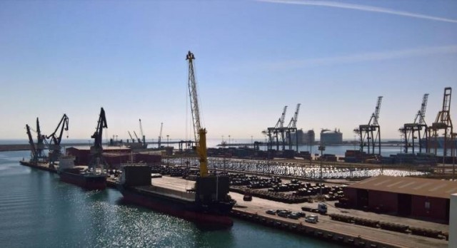 Sagunto recibirá un barco con gas alquilado por Gazprom pero sin bandera rusa
