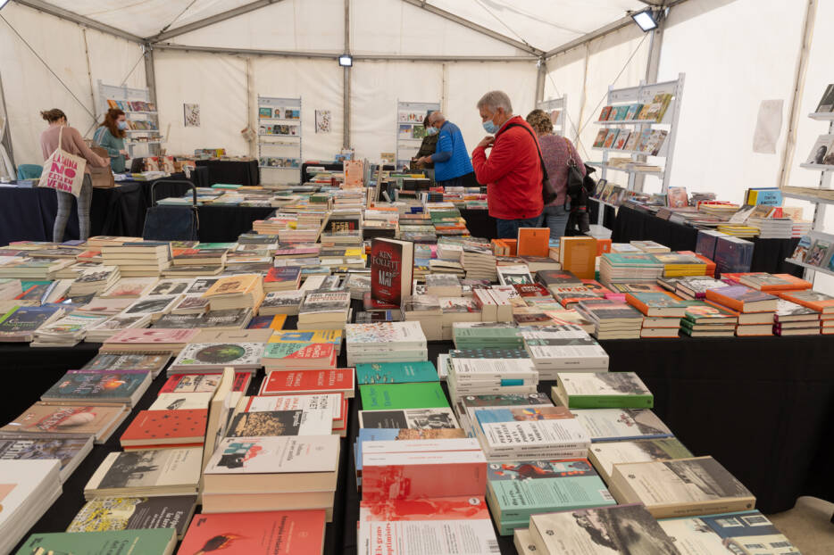 Imagen de archivo de la 6ª edición de la Plaça del Llibre / Foto: PEPE OLIVARES - 