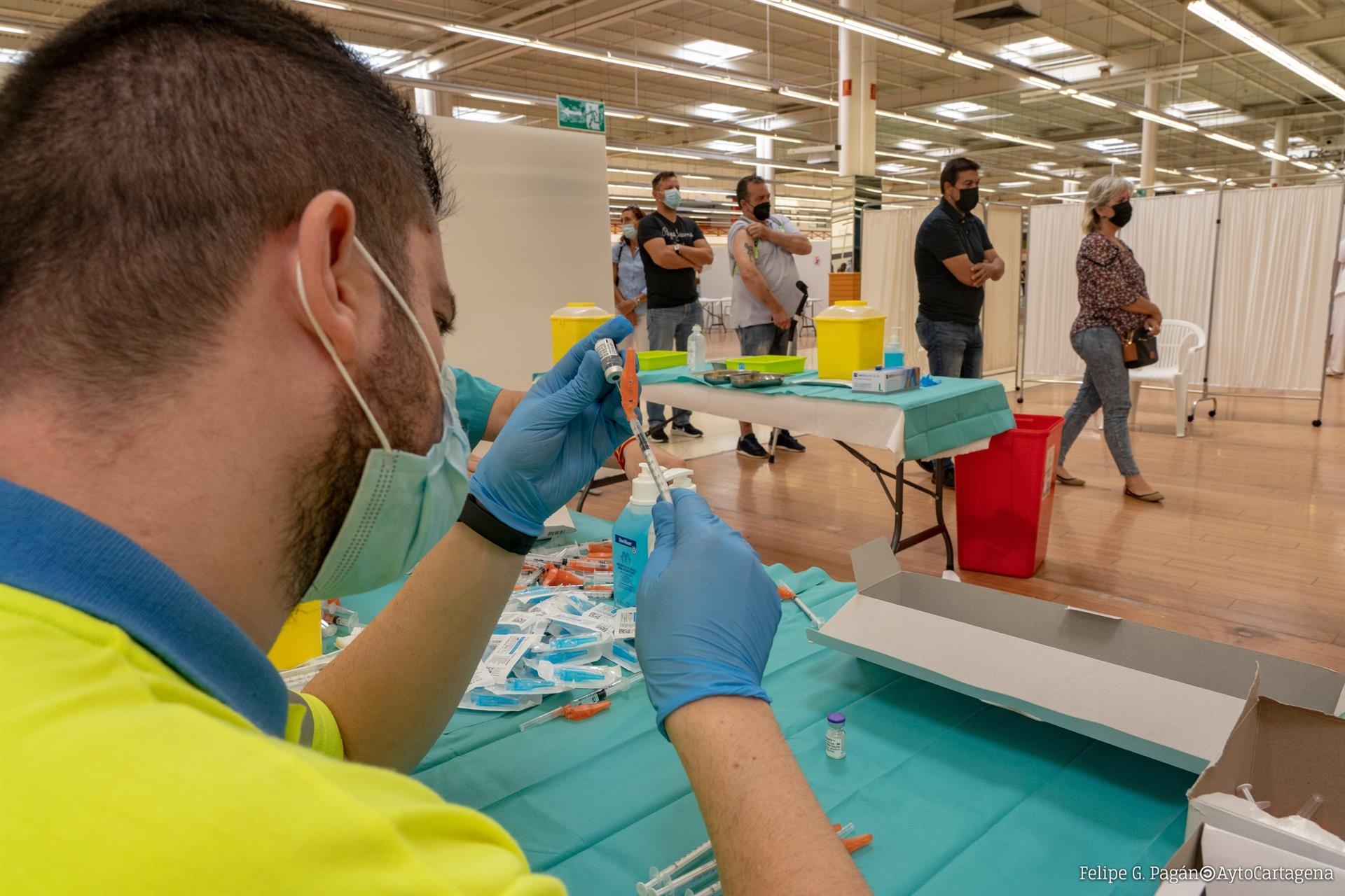 El 52% de los españoles ha recibido la tercera dosis de la vacuna contra la covid-19