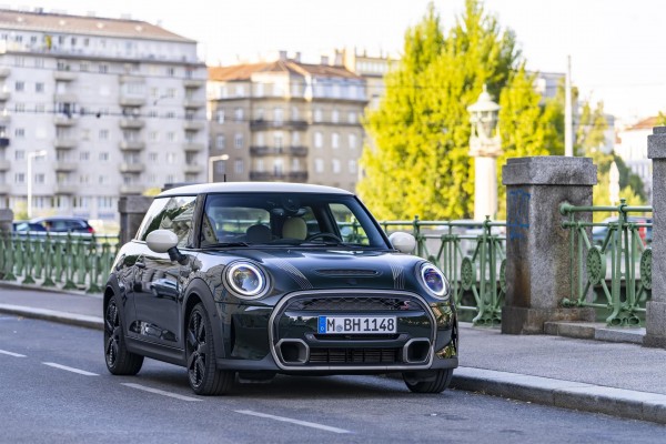 Mini lanza el Cooper S tres puertas Resolute Edition, con una potencia de 178 caballos