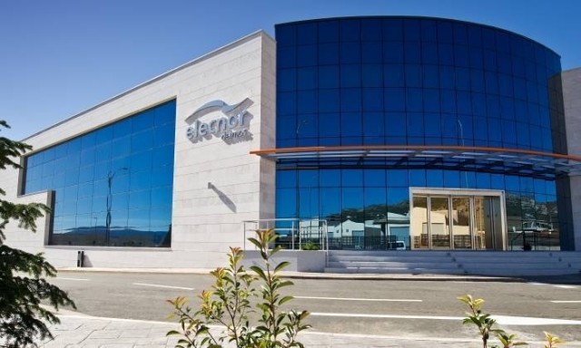 Empleados portuarios de Elecnor y Kalmar piden equiparar sus condiciones a las de sus empresas principales