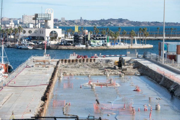 El 'restaurante flotante' del Puerto: 400 metros, terraza superior, canon variable y transbordador