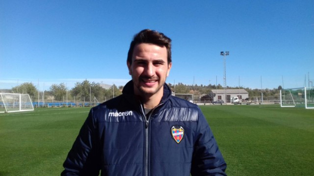 
Juan Muñoz completa el primer entrenamiento con el Levante UD