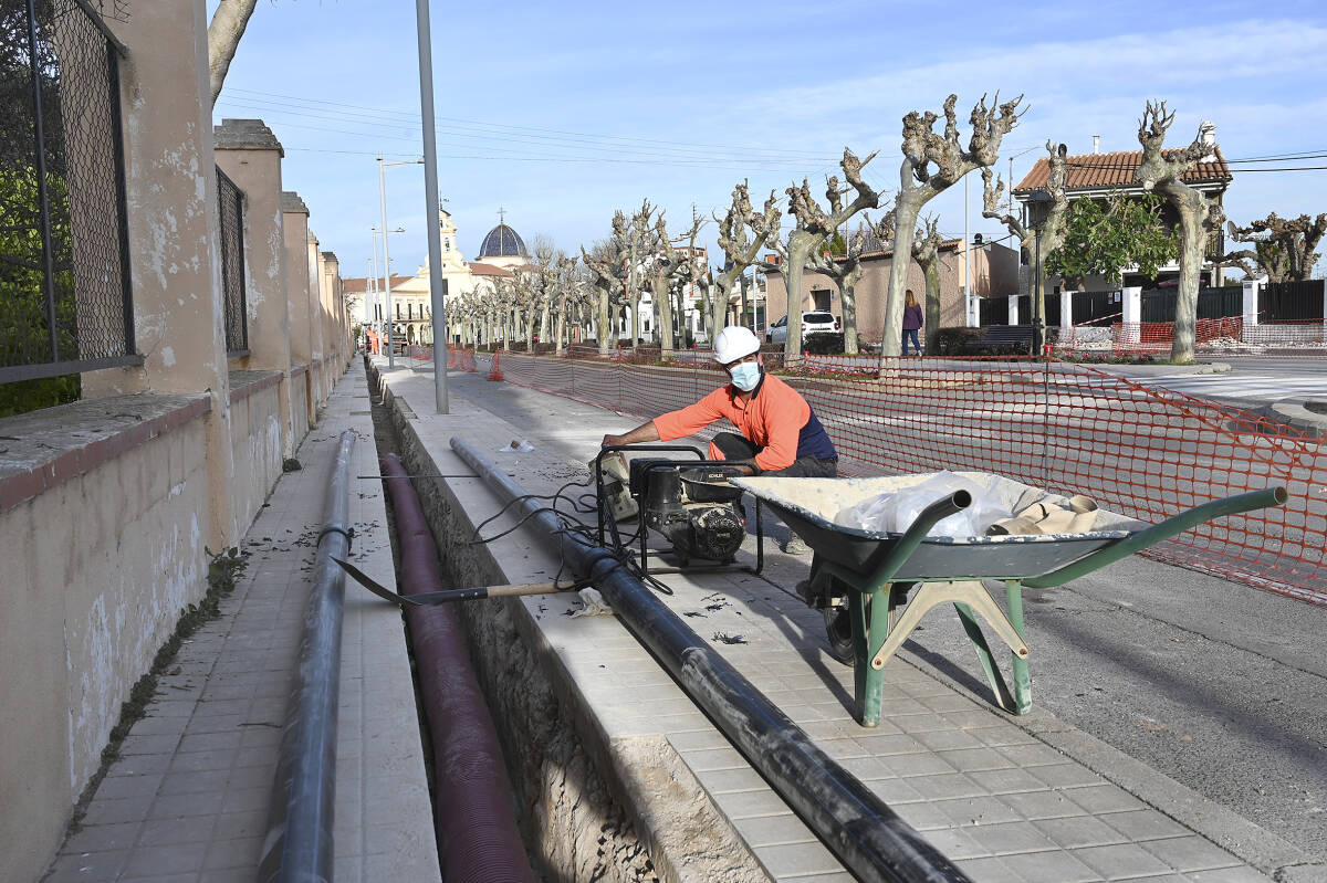 La calle Rafalafena incorpora un sentido de salida hacia las rondas como alternativa a la avenida de Lidón

