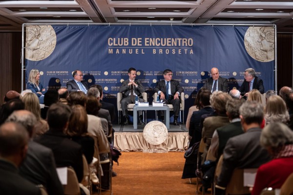 El cónsul honorario de Ucrania: 
