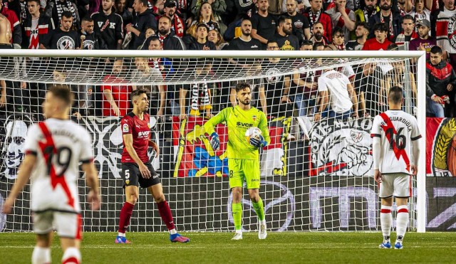Mamardashvili sostiene al Valencia