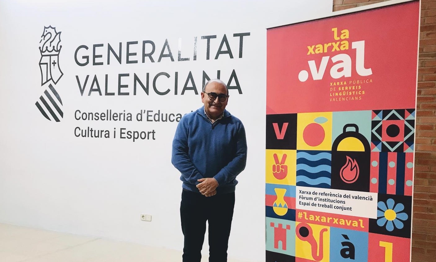 Crevillent s’adhereix a la Xarxa Pública de Serveis Lingüístics Valencians i crea 'AVIVA Crevillent'