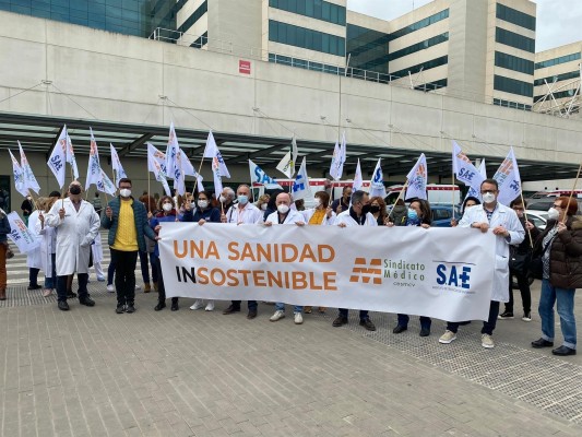 Los médicos se concentran contra 