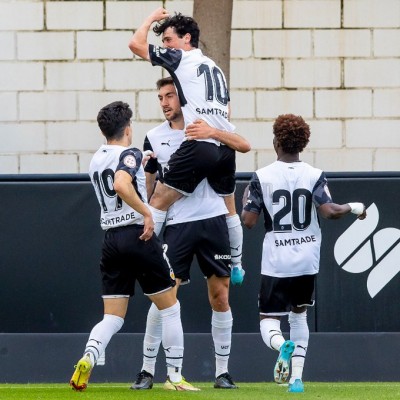 El Mestalla subirá a Segunda RFEF si gana y pierde el Atzeneta
