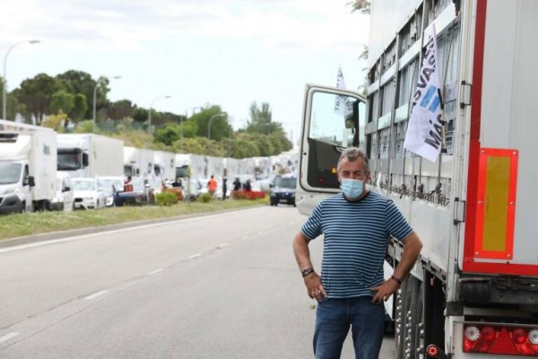 Los empresarios del transporte y los sindicatos formalizan un aumento salarial del 6,5%